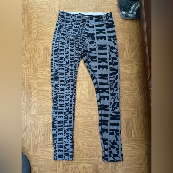 Nike Leggings - Picture 1 of 3